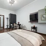 Tasteful Near The Center In By Renters