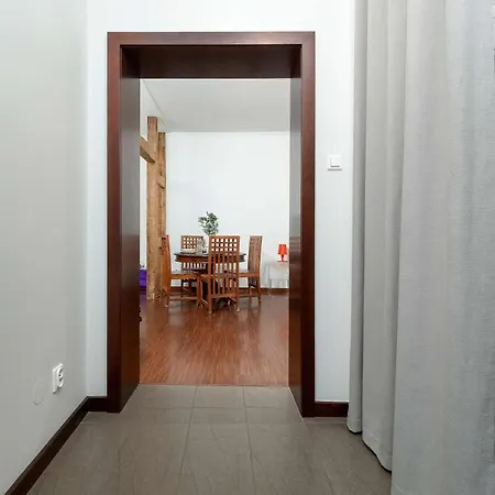 Daire Tasteful Near The Center In By Renters