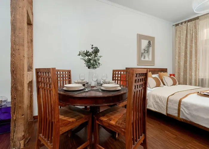 Tasteful Near The Center In By Renters Daire Poznan