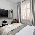 Apartmán Tasteful Near The Center In By Renters Poznaň