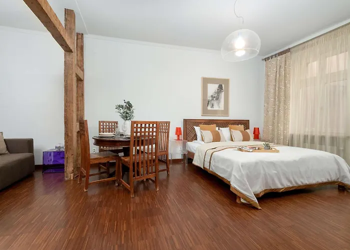 Tasteful Near The Center In By Renters Apartment Poznan