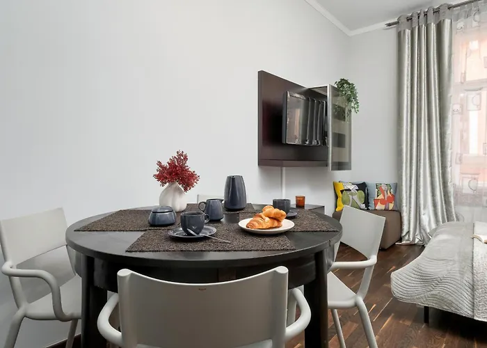 Tasteful Near The Center In By Renters Poznań