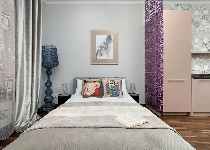 Apartment Tasteful Near The Center In By Renters